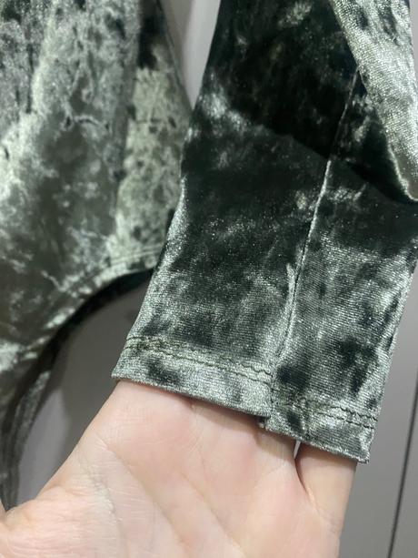 Dámske zamatové body, s