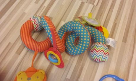 Hrazdička na kočík, 