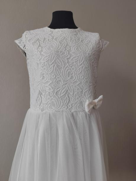 Krémové spoločenské šaty, 152