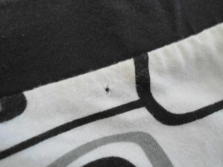 Zlto-cierno-sivo-biele saty bez ramienok, m