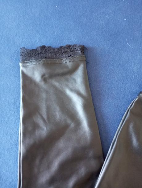 Legíny s krajkou, l