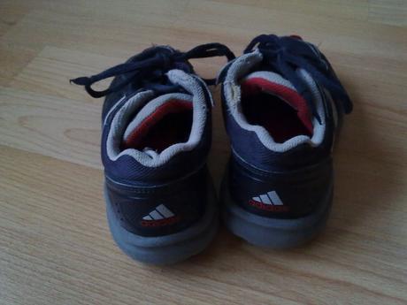 Tenisky na šnúrky pri rychlom jednani zlava, adidas,28