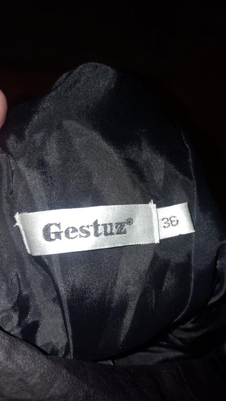 Šaty s pokrčeným efektom, 36