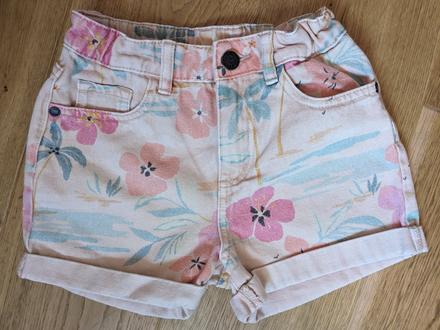 Kvetované riflové kraťasy, marks & spencer,122