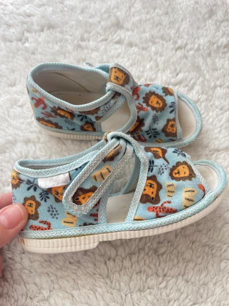 Bledomodre papucky leviky manik, manik,23