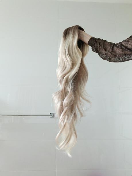 Nádherná vlnitá ombre blond parochňa,