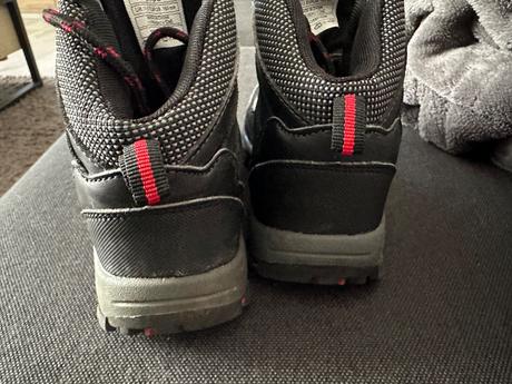 Trekové topánky, 29