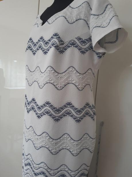 Spoločenské šaty, 44