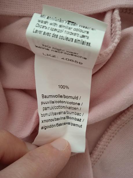 Mikiny s našitými flitrami (2 kusy), 104