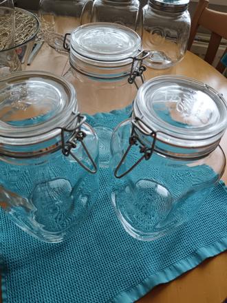 Sklenene retro nádoby, 