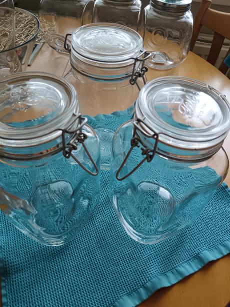 Sklenene retro nádoby, 