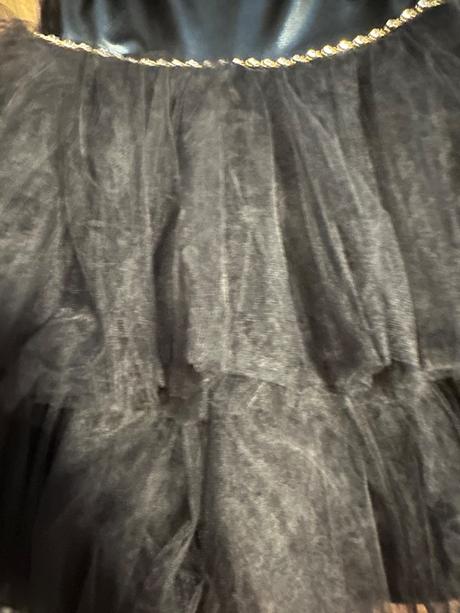 Dievčenské šaty, 128