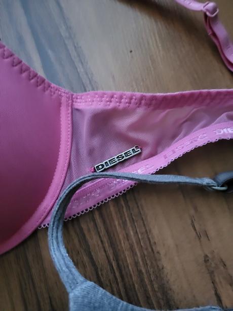 2x podprsenka + croptop v.s, s