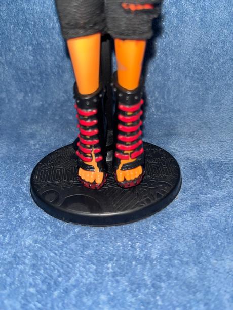 Monster high totalei stripe,