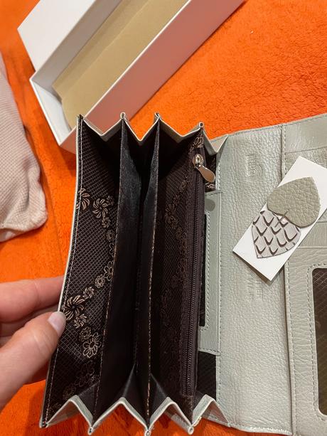 Nová dámska peňaženka, 