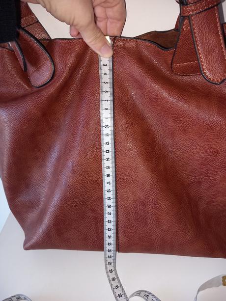 Hnedá kabelka do ruky s prídavným ramienkom, 