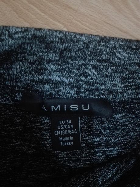 Prekrížena púzdrová sukňa, amisu,34