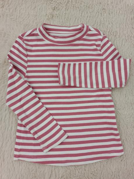 Tričko so stojačikom velk.122, reserved,122