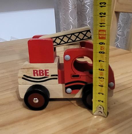 2x drevené auto - hasiči, policajti, 