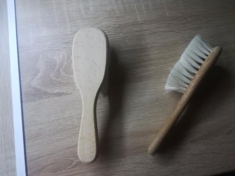 Asi 2krat použitá kefka na vlasky,