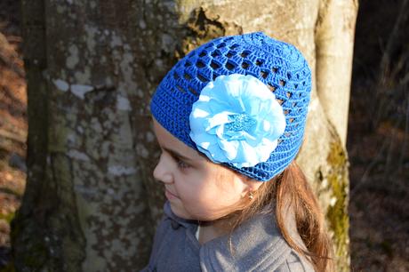 Háčkovaná čiapočka s kvetom, 62 - 158