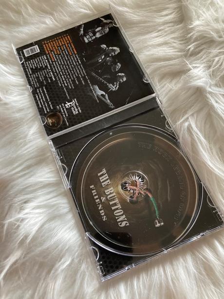 Cd the buttons and friends,
