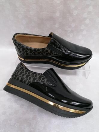 Čierné lakované kožené topánky olivia 22202169 z, 36 / 40