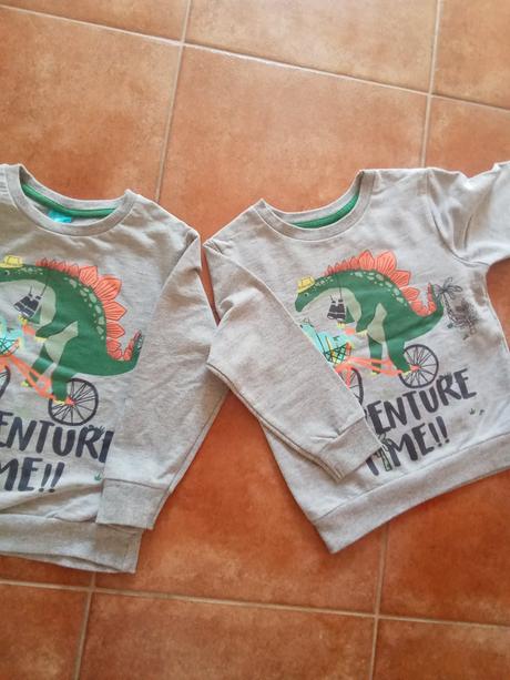 Mikiny pre dvojičky, 98