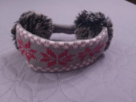 Debenhams kvalitna celenka / klapky na usi, debenhams,104