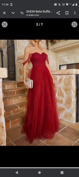 Sú tieto šaty na svadbu v kaštieli vhodné?