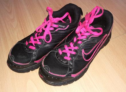 Krasne nike kozene tenisky, nike,33