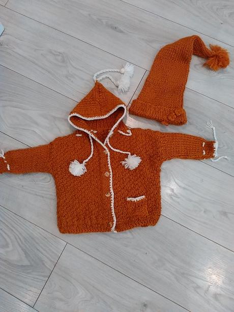 Svetrík vlnený + čiapka veľ. 80/86, 80