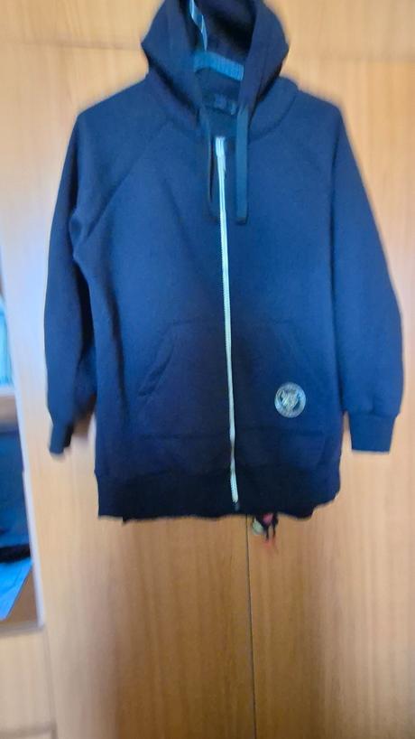 Predlzena mikina pre moletky,