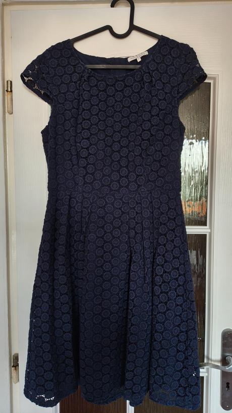 Spoločenské šaty, 38