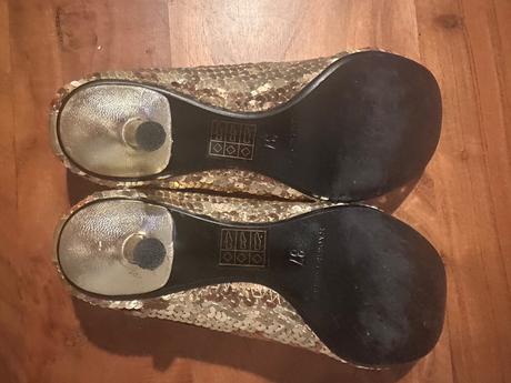 Spoločenské lodičky., 37