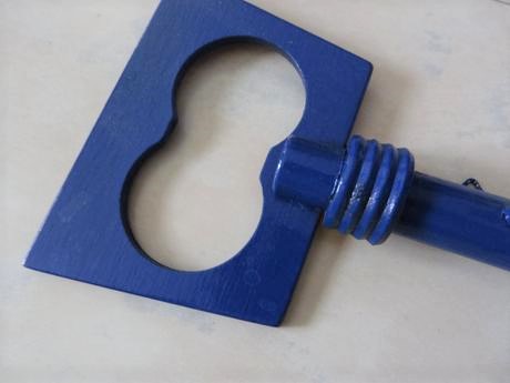 Drevený vešiak na kľúče,