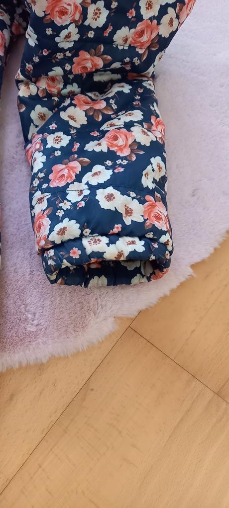 Pekná kvietkovaná bunda, house,s