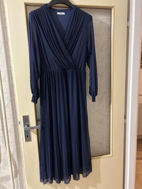 Šaty -doporučená pošta v cene, reserved,s