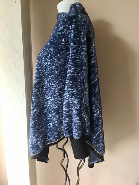 Krasne teplucke pončo, 