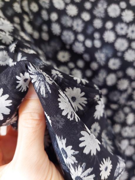 Kvetinove saty s podsivkou, bershka,s