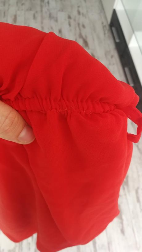 Saty alebo predlzene tricko, s