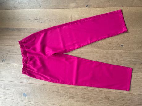 Nohavicový kostým, 134