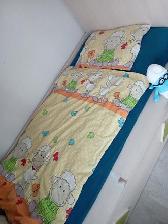 Obliečky s perinami aj vankúšikmi, 