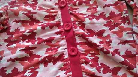 Mikina s motýlmi, 158