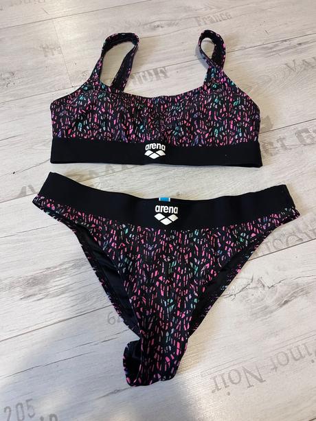 Arena bikiny, m