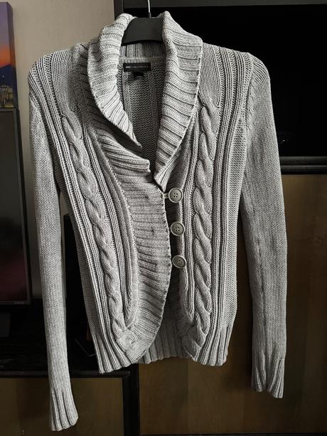 Sivý svetrík, mango,m