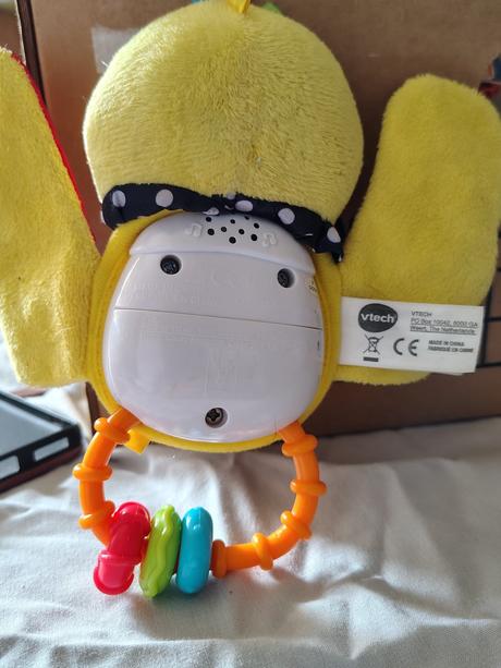 Interaktívny hudobný vtáčik, vtech nemecká verzia, 