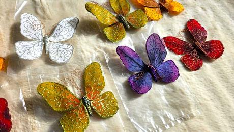 Dekoratívne motýle na štipci, 8 ks,