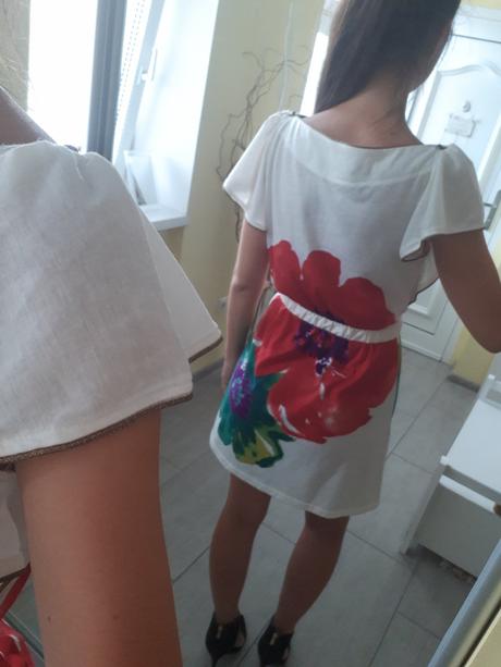 Letné šaty s opaskom, m