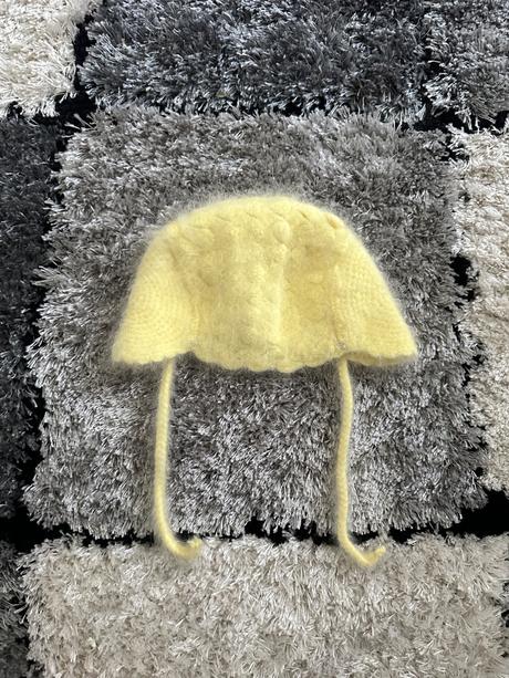 Žltá čiapočka, 50